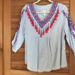 Tassel trimmed top